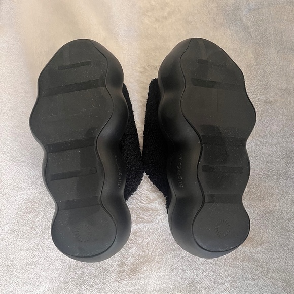 UGG fur platform slippers - Picture 5 of 5